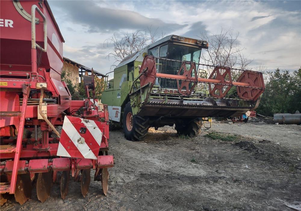 Combina Claas Dominator 86