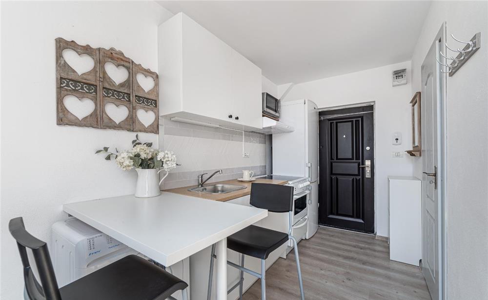 Comision 0%!! garsoniera lux str cocorilor mobilata/utilata !!