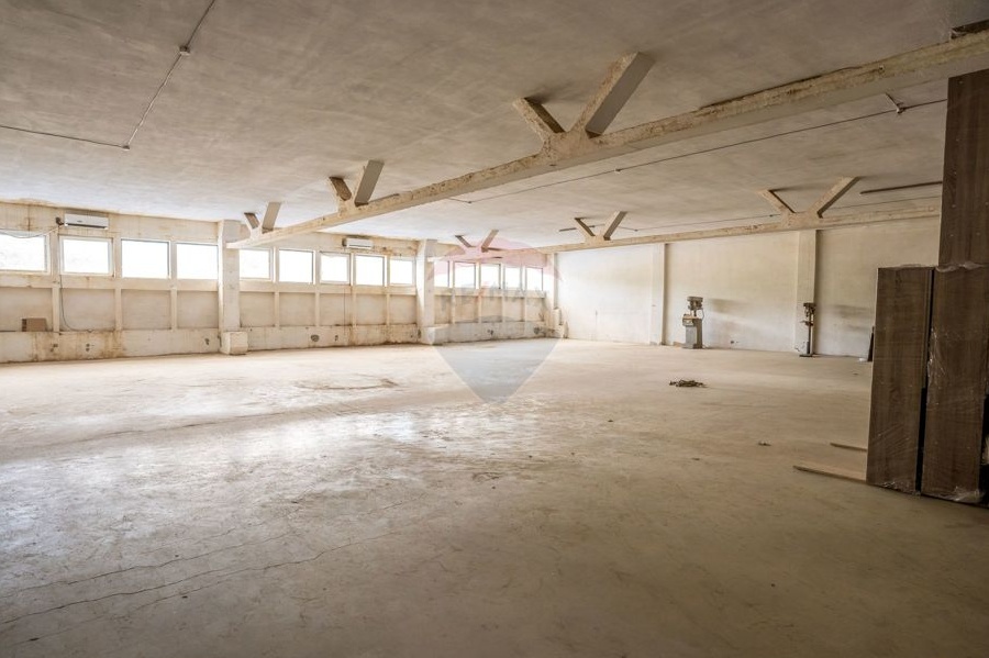 COMISION 0%! Spatiu industrial de vanzare 3,721 mp. in Gherla