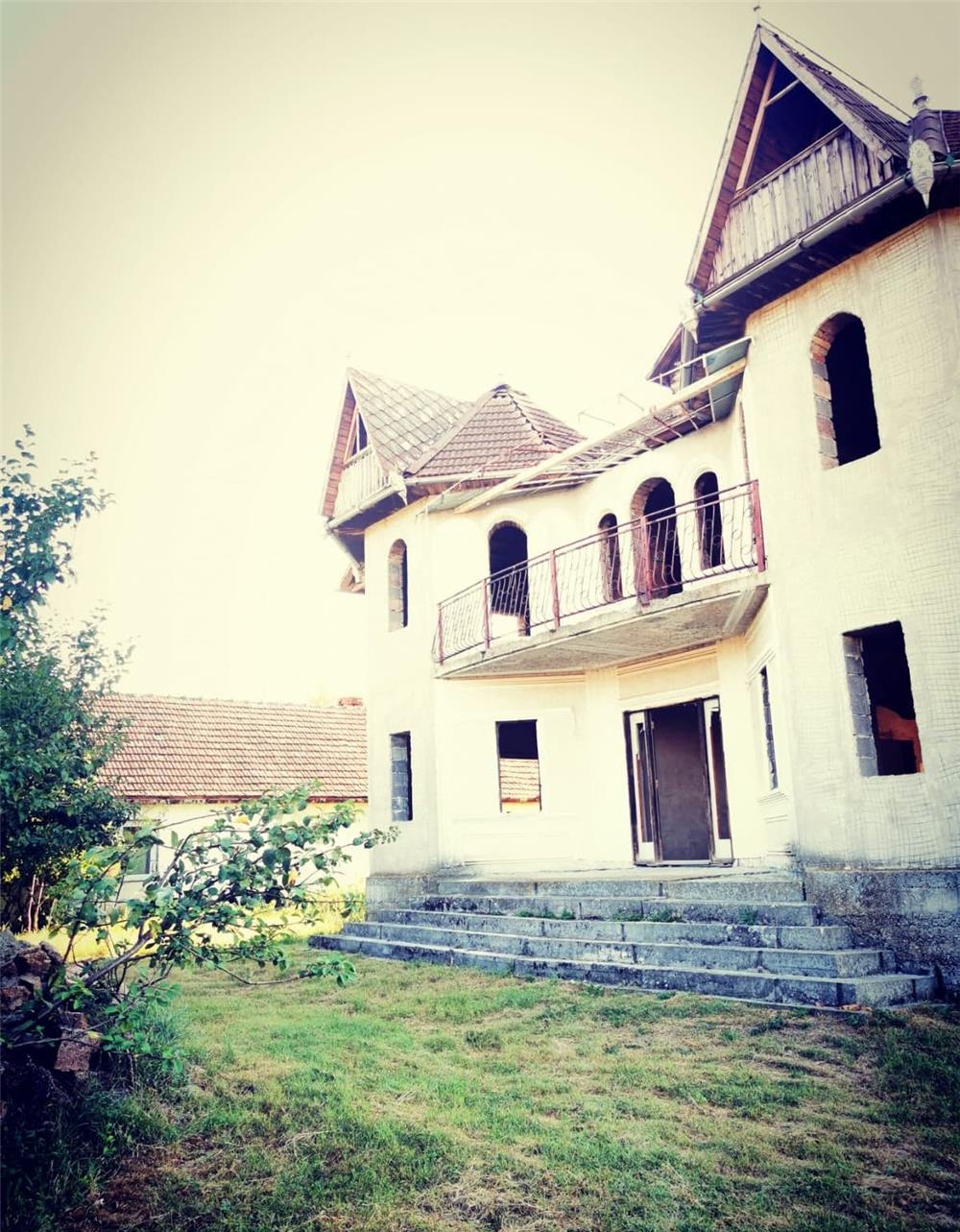Comision 0% ! Vila D+P+E+M Cenei, 7 camere !!
