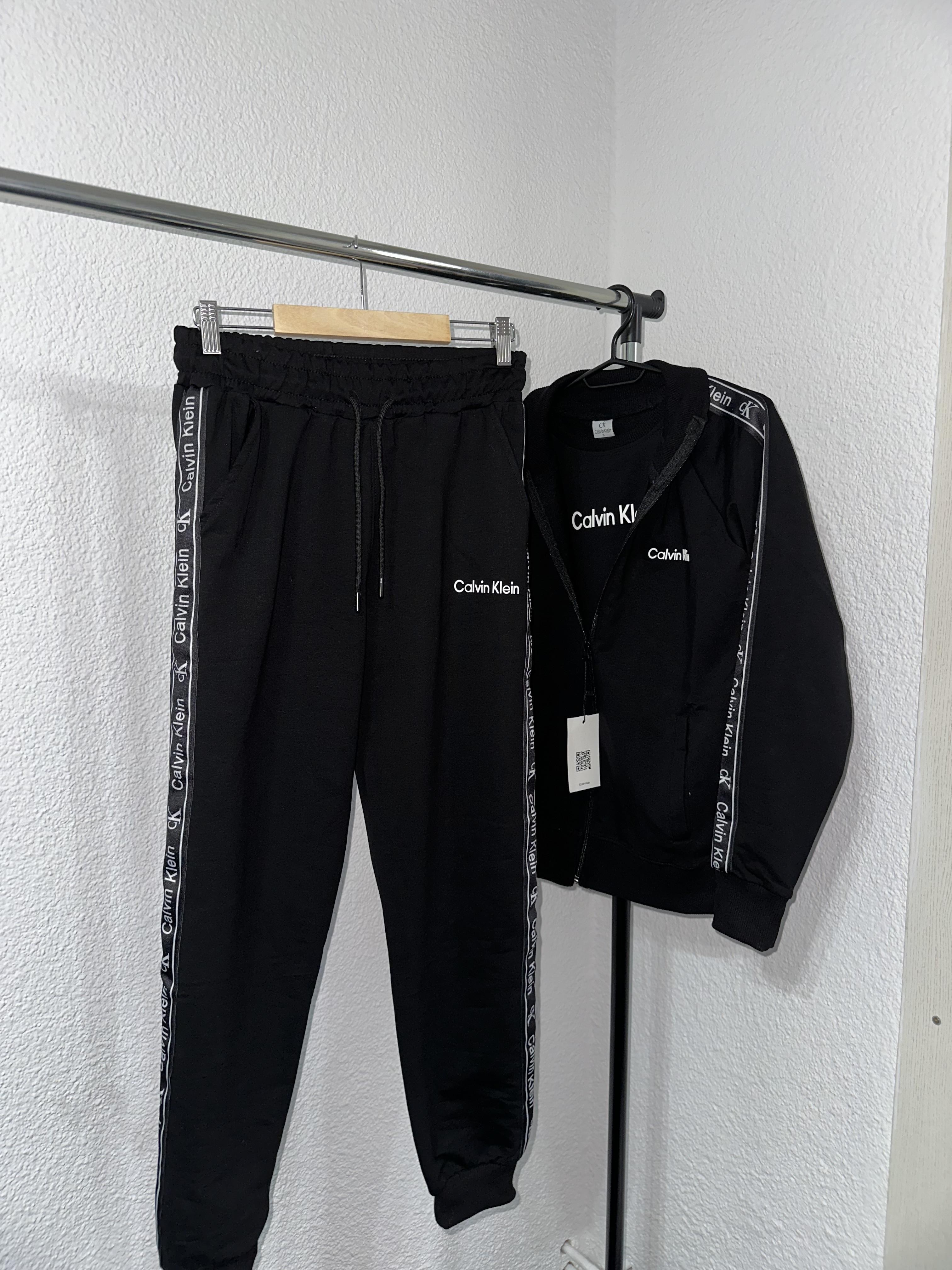 Compleu 3 piese Calvin Klein nou cu eticheta