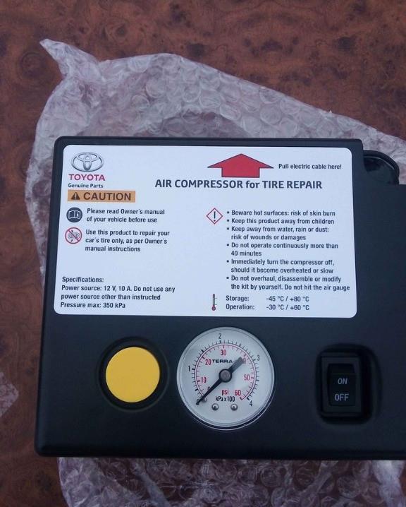 Compresor auto original TOYOTA 12V