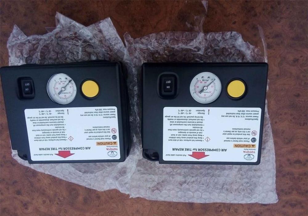 Compresor auto original TOYOTA 12V