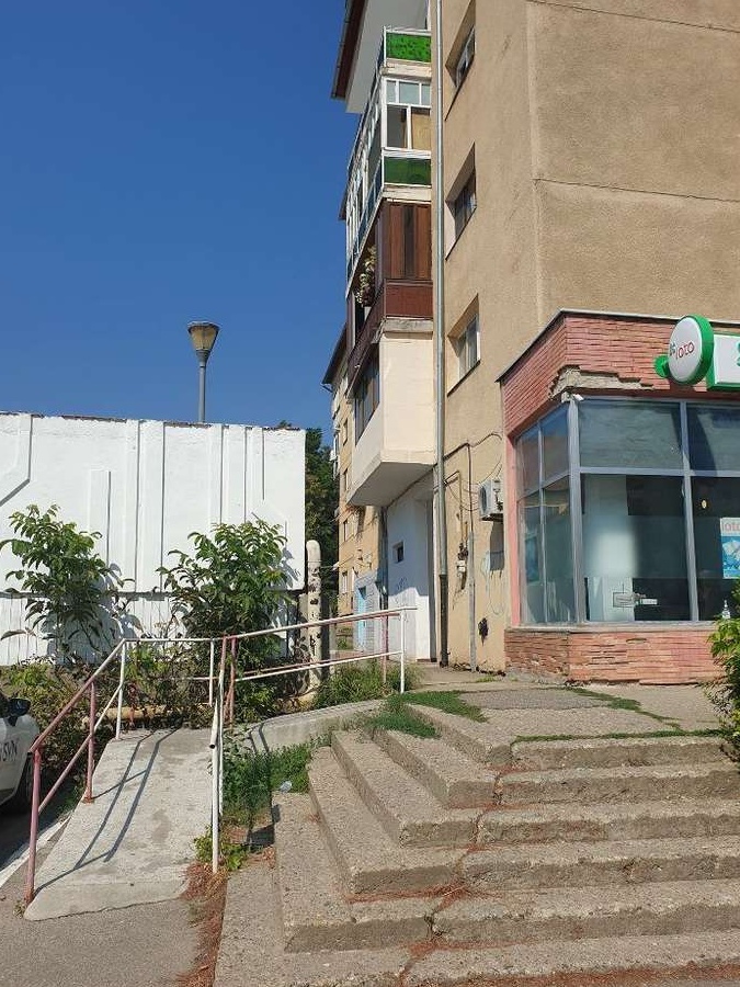 Concesionez firma cu Spatiu Comercial Central - Zalau