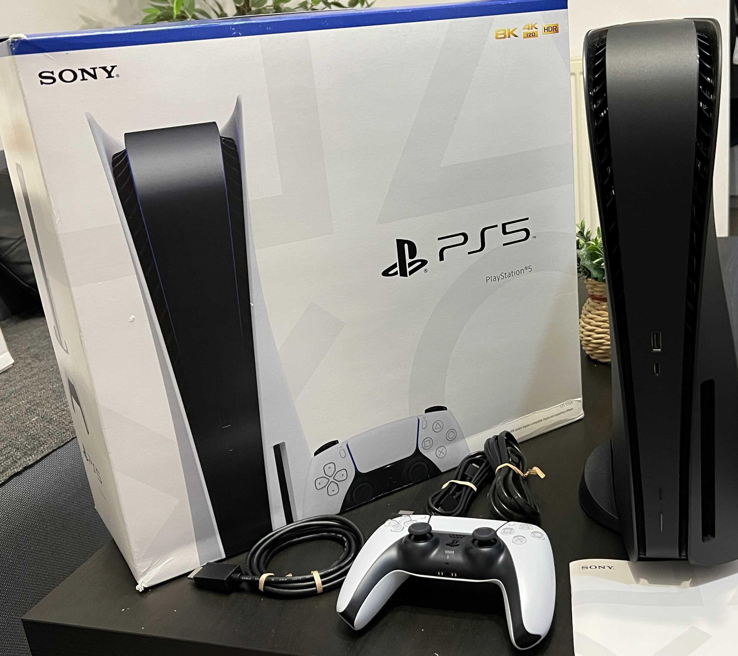 Consola PlayStation 5 (Editie Speciala)