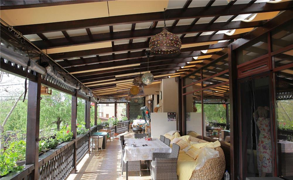 Corbeanca/Petresti, Sp+P+E, 532 mp construiti, 323 utili, cu 700 mp teren, cu priveliste catre lac