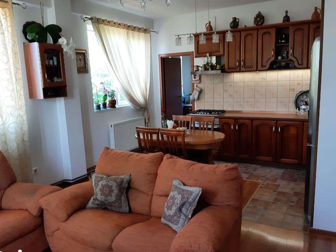 Corp de casa,93 mp .utili,291 mp.teren-Bucium
