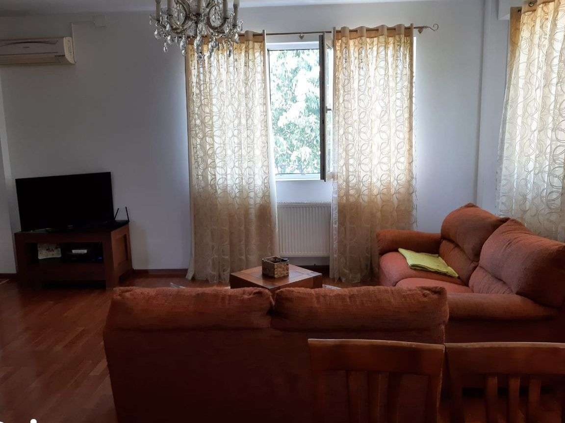 Corp de casa,93 mp .utili,291 mp.teren-Bucium