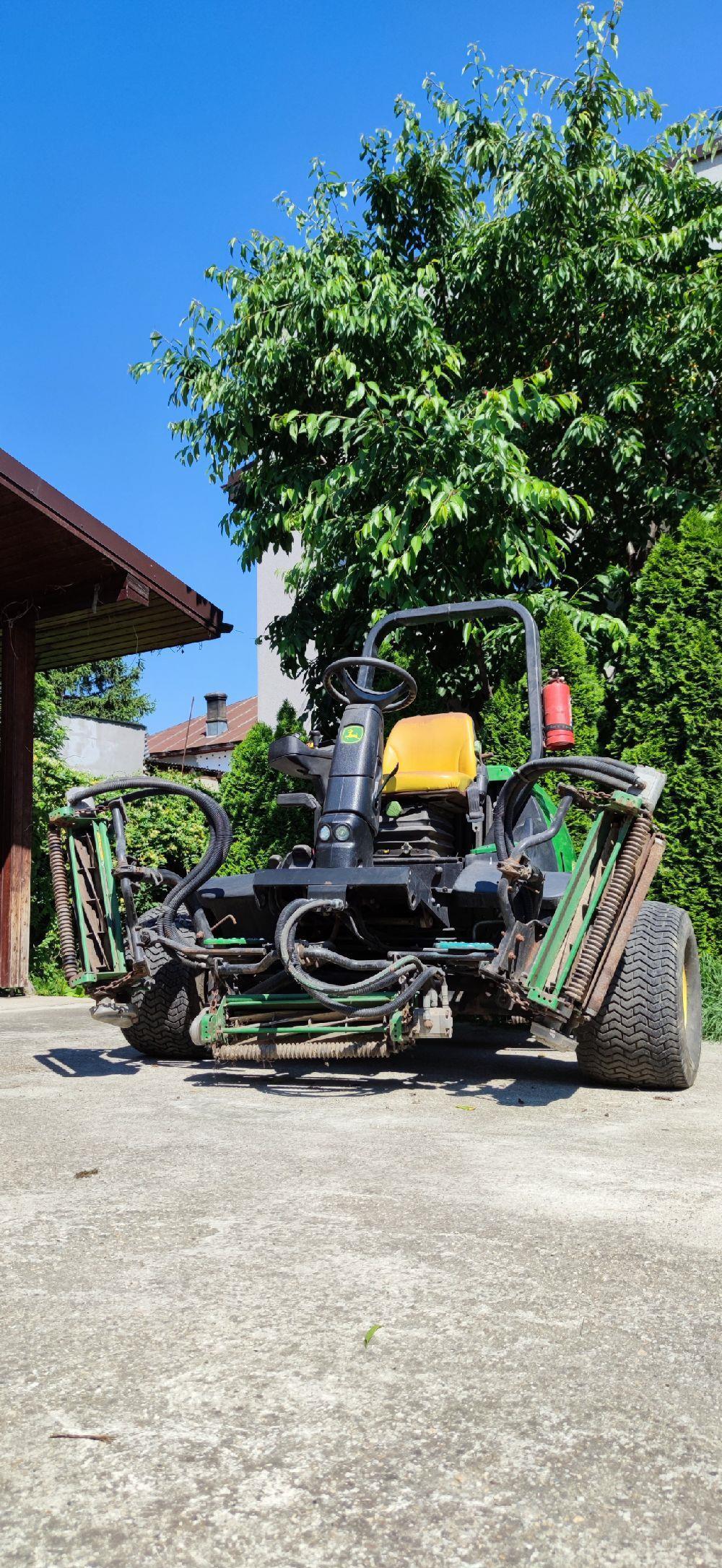 Cositoare profesionala  John Deere 3235C