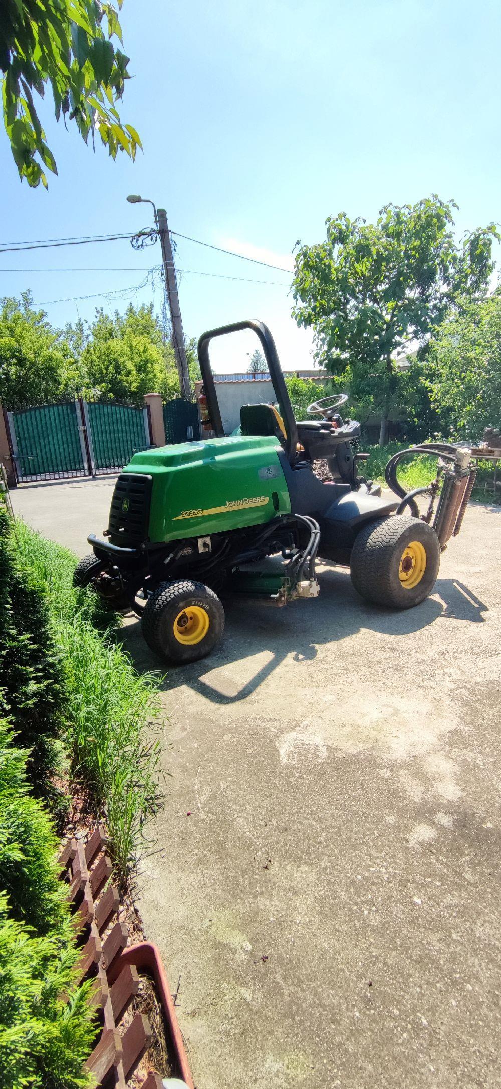 Cositoare profesionala  John Deere 3235C