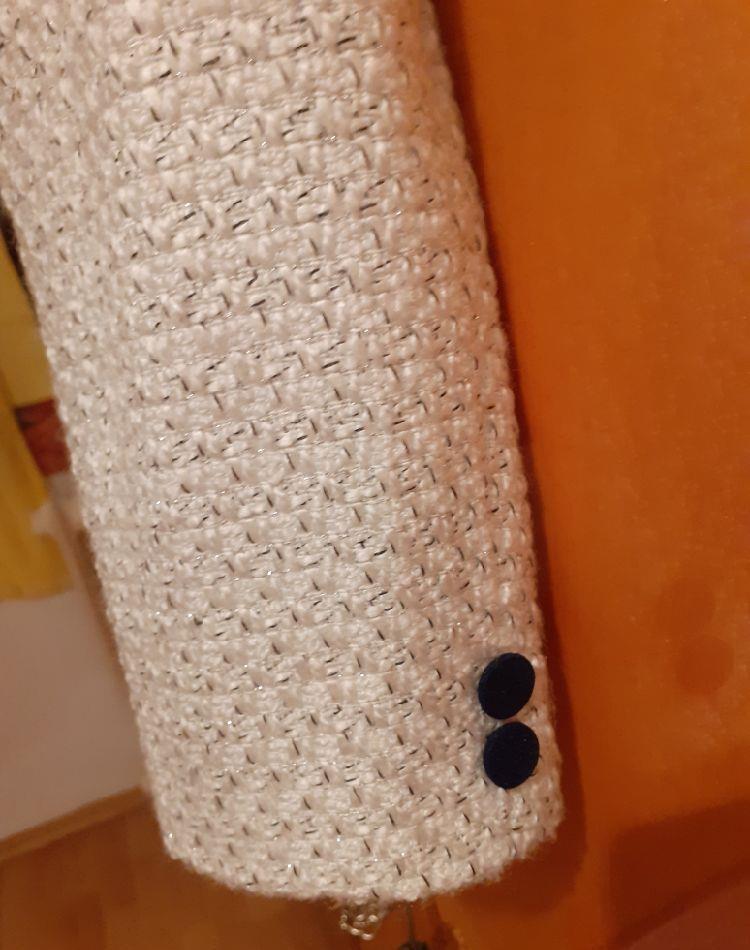 costum dama masura 46,material mai gros,