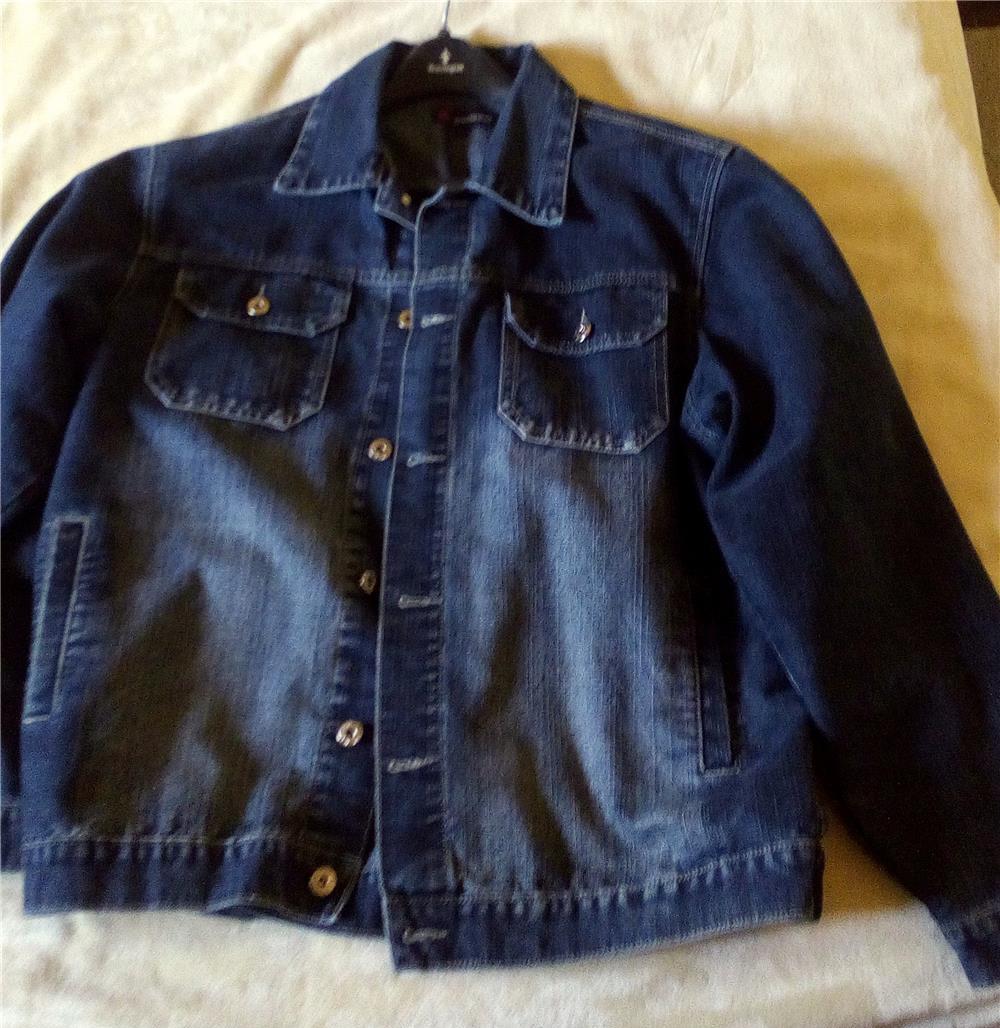 costum de blugi geaca si pantalon mar 52 aprox