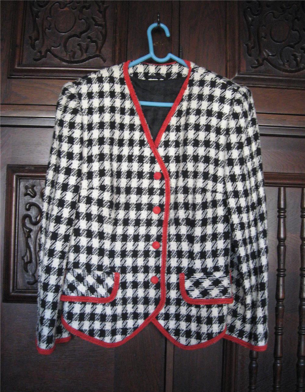 Costum femei ( Bleizer + fusta ) picior de cocos