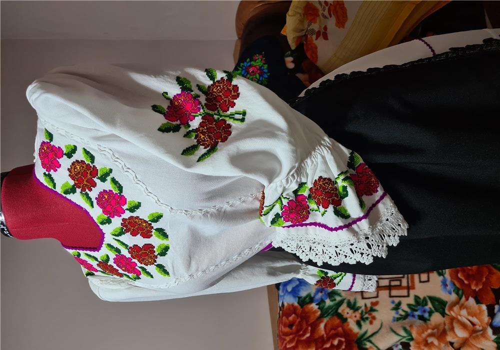 Costum zona chioarului
