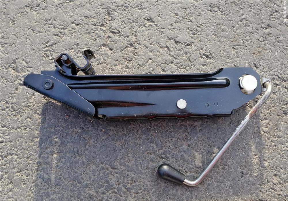 Cric original Skoda Octavia Cod OEM 1K0011031K Audi,Vw,Seat