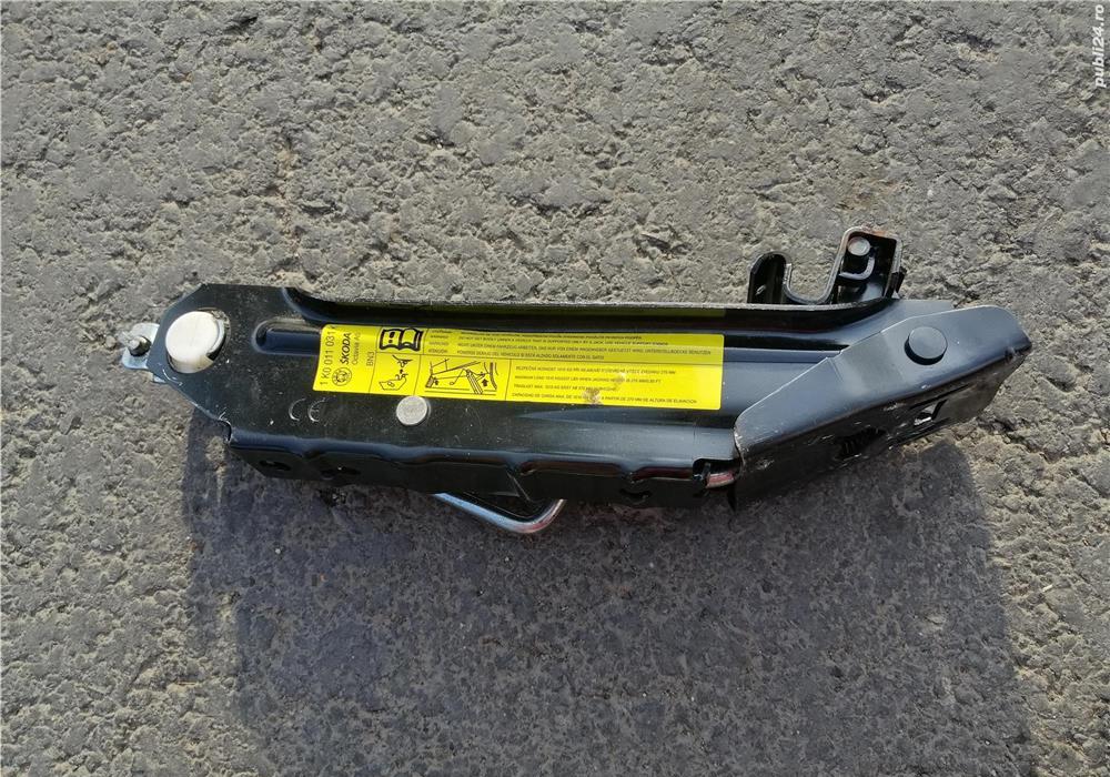 Cric original Skoda Octavia Cod OEM 1K0011031K Audi,Vw,Seat