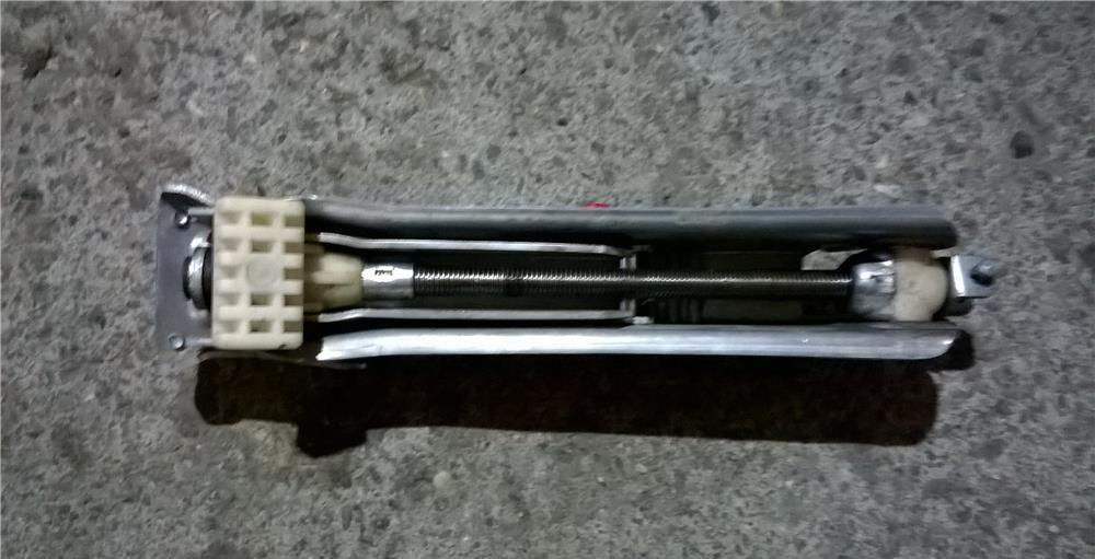 Cric+suport 01-07 MERCEDES W209 W203 C240 C320 CLK320 C230 cod original a 203 583 03 15