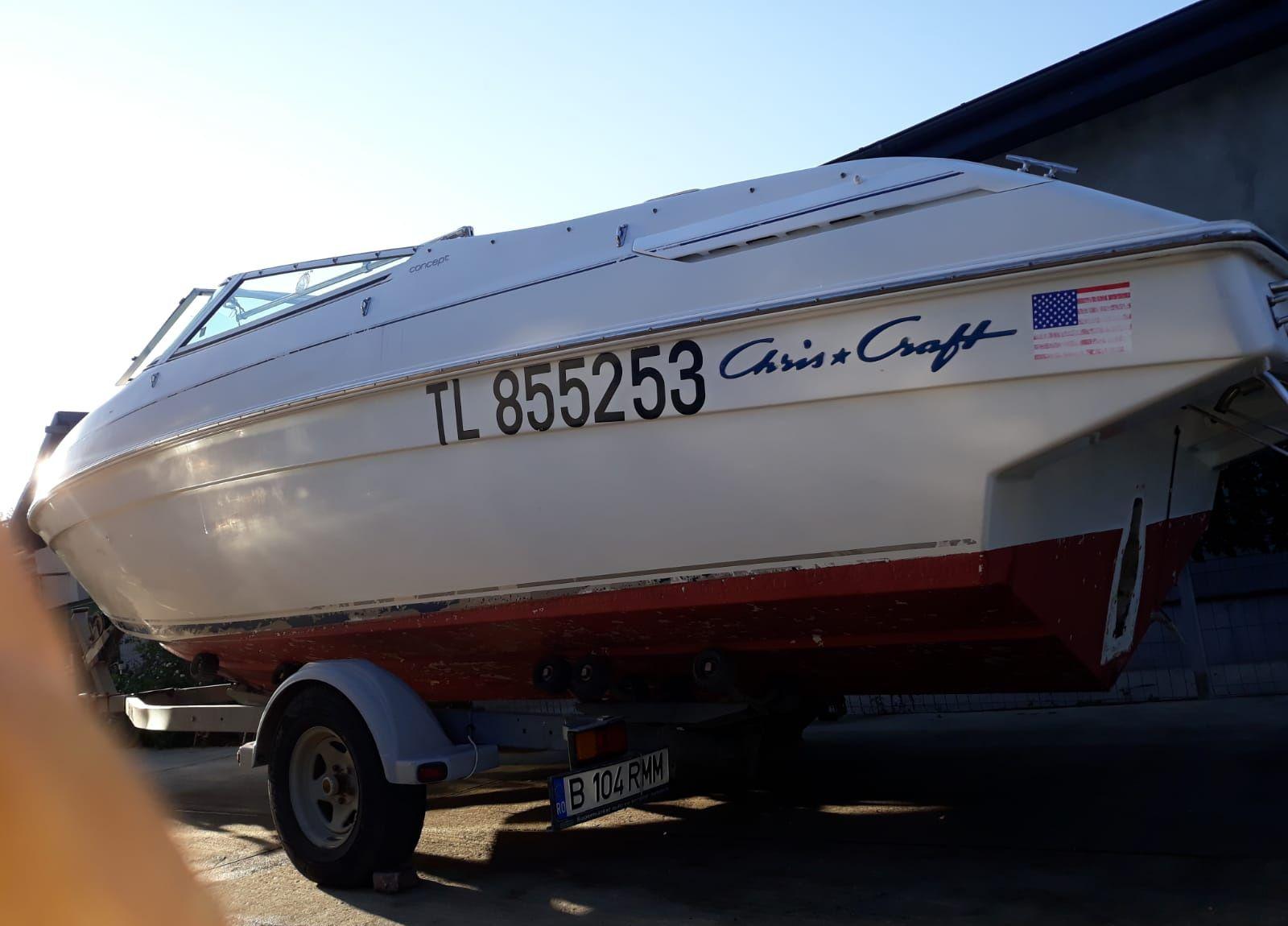 Criscraft 7.5 m 12 persoane motor diesel fnm marine turbo 250 cp