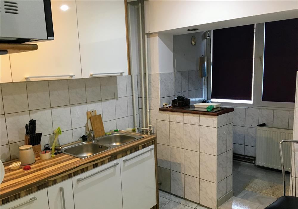 CU CENTRALA PROPRIE,DECOMANDAT,LA 5 MIN DE COMPLEXUL STUDENTESC,ETAJUL 2,BLOC IZOLAT