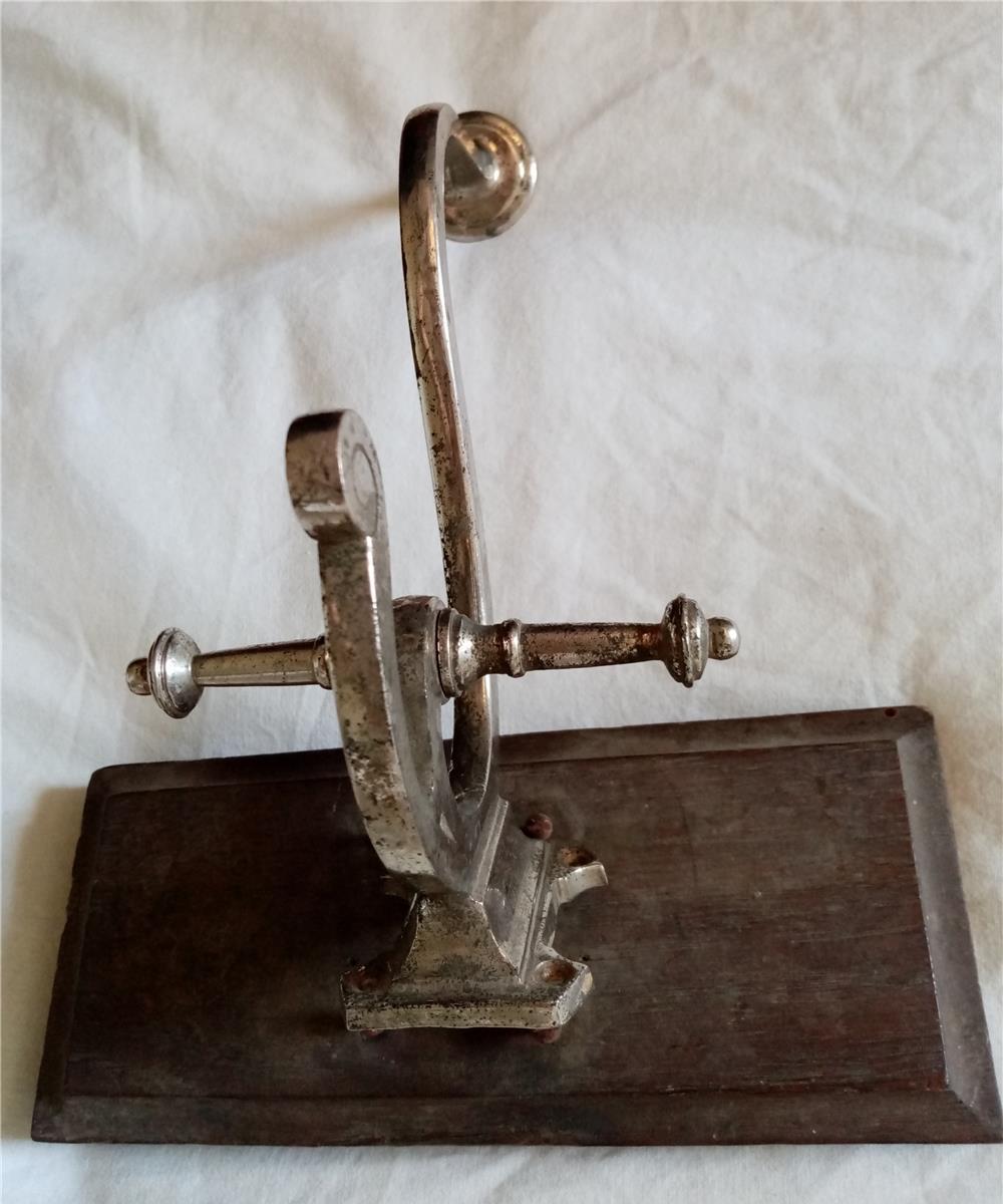 Cuier lemn vechi, curbat, vintage, antic, unicat, colectie, antichitati