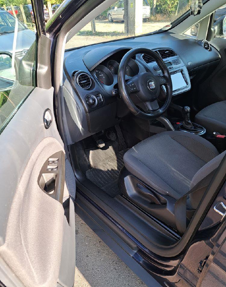 Curățare interioare auto si canapele&Jo