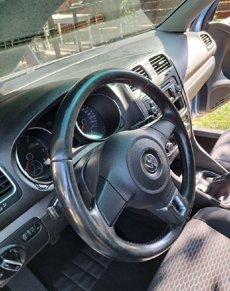 Curățare interioare auto si canapele&Jo