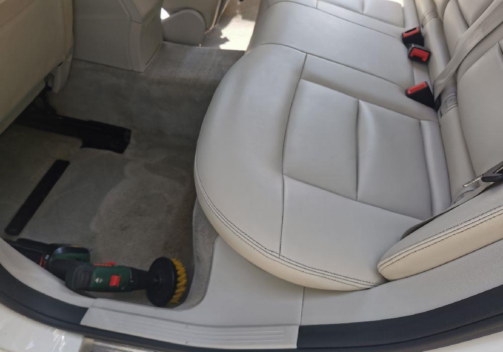 Curatare tapiterii auto