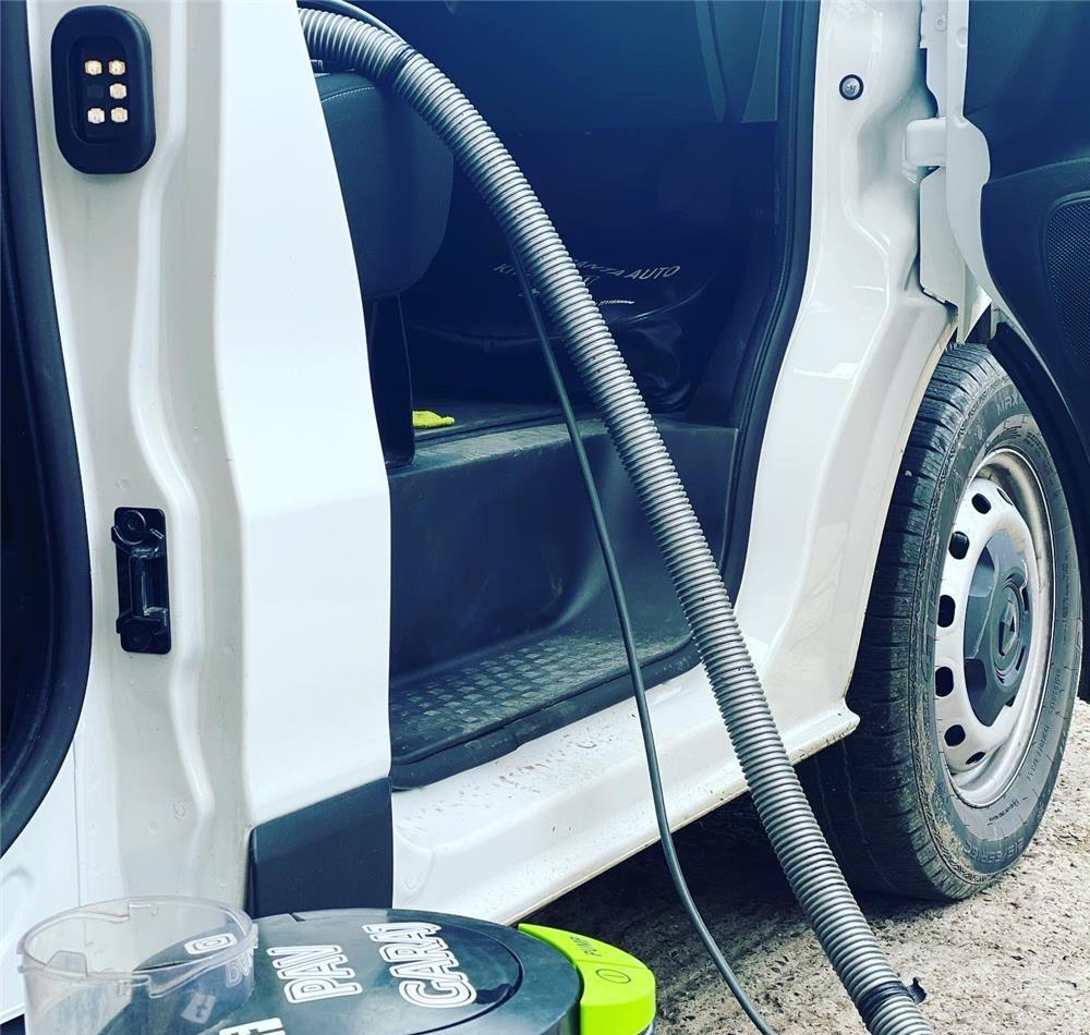Curatare tapiterii auto detailing auto