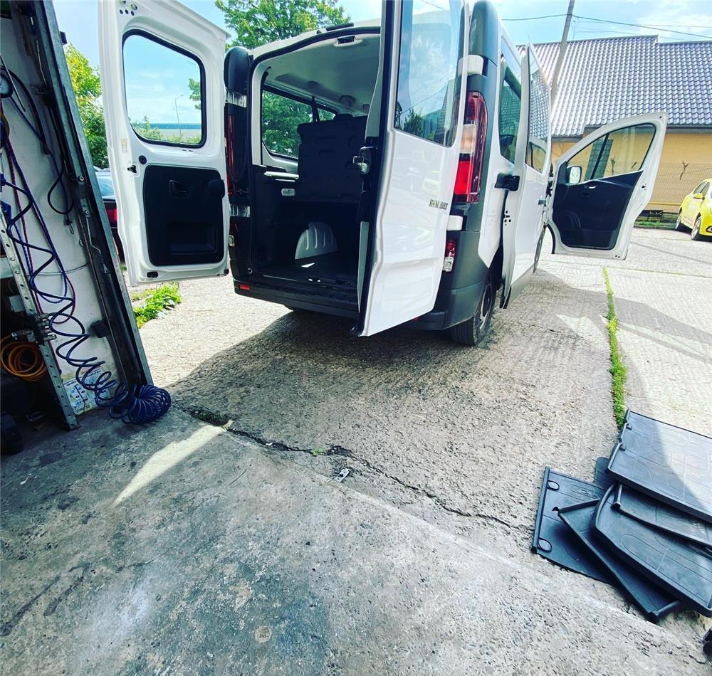 Curatare tapiterii auto detailing auto