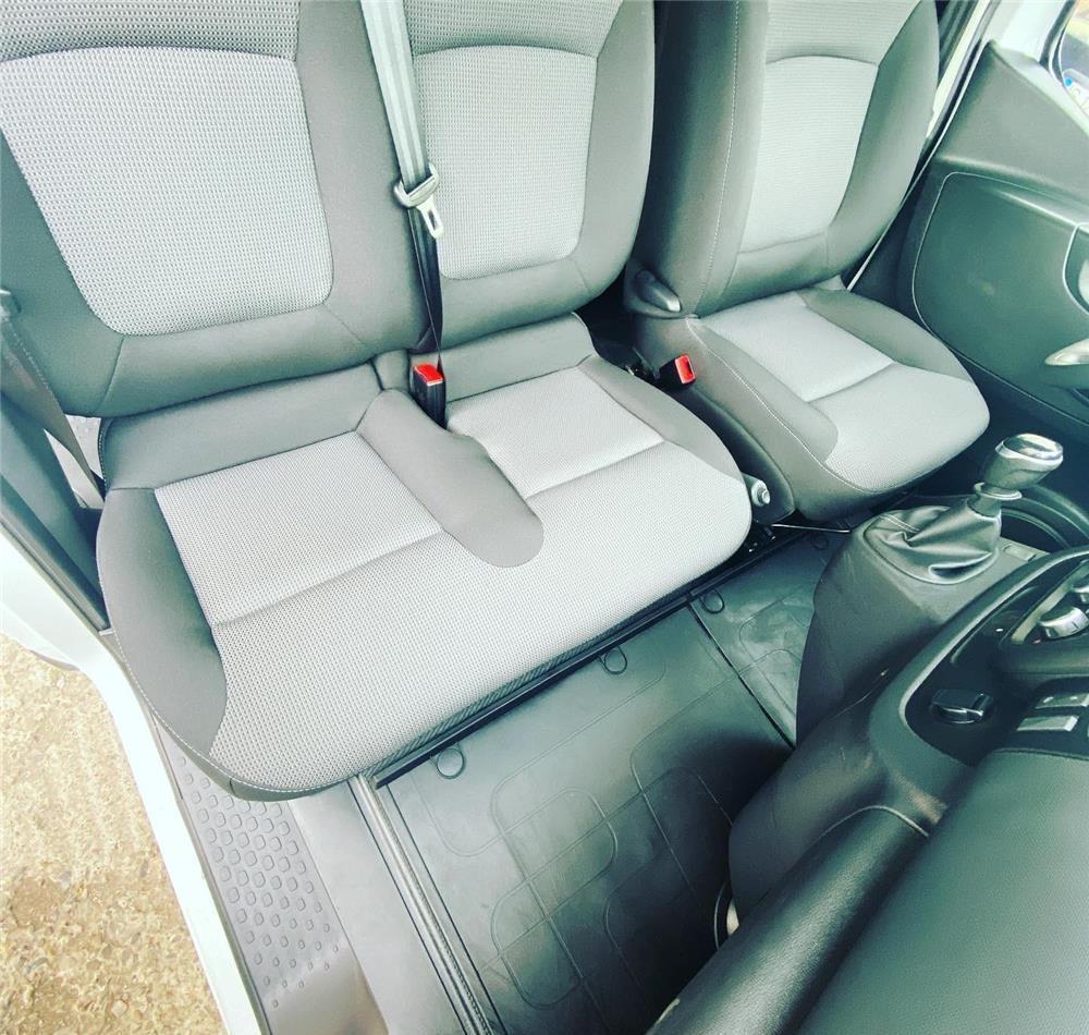 Curatare tapiterii auto detailing auto