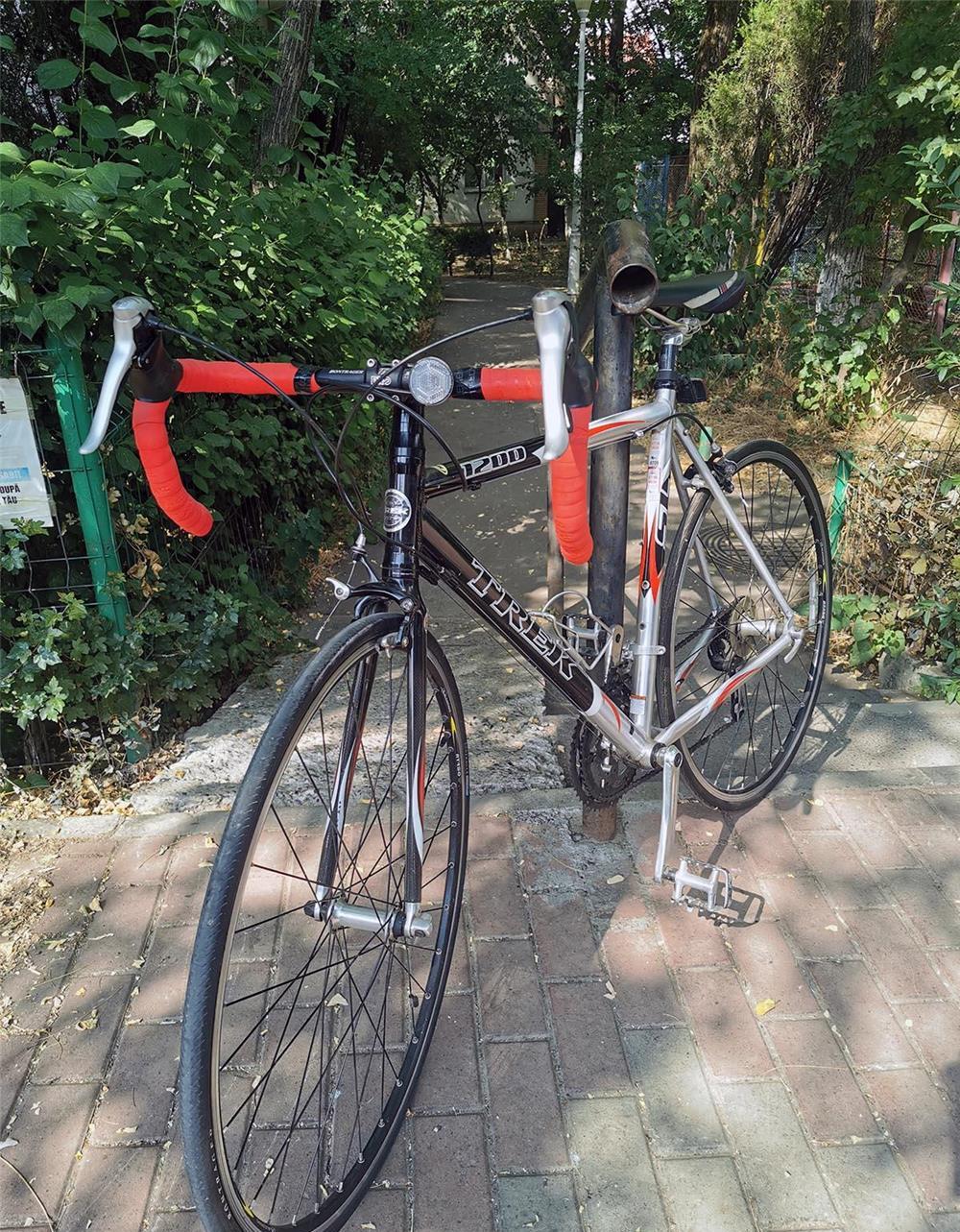 Cursiera Trek 1200 echipare premium