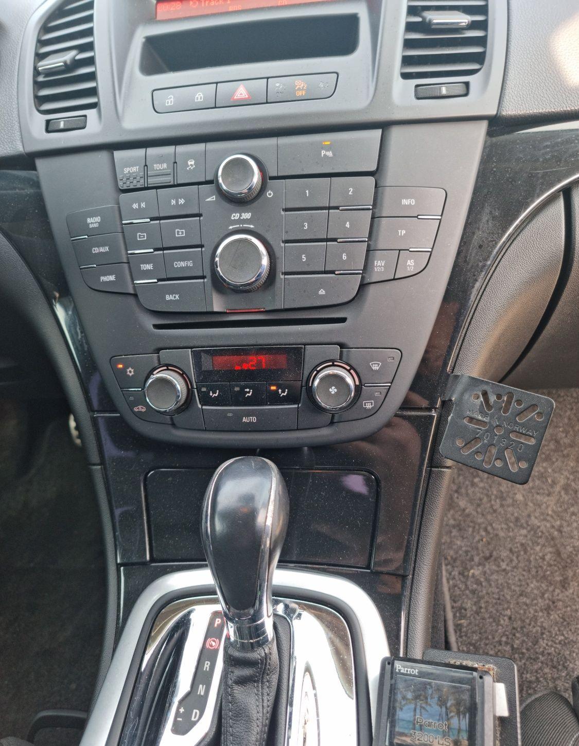 Cutie automata, 163 cp faruri adaptive Xenon, buton sport