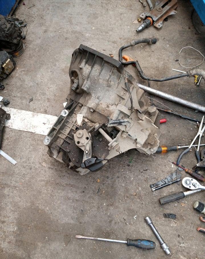 Cutie manuala Ford Focus 1 1.8 diesel 90 cai / 100 cai   XS4R-7F096