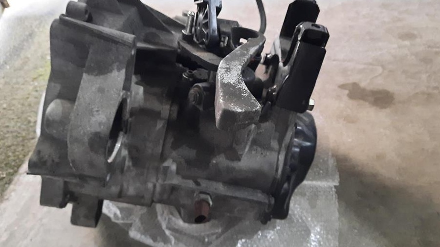 cutie viteze manuala 5 trepte  polo 6r fabia audi a1