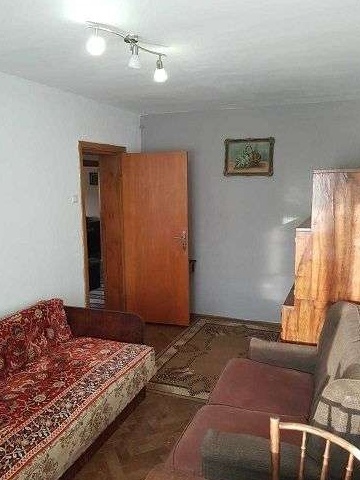 cv 251 Central! Victoriei, apartament 3 camere, decomandat + beci