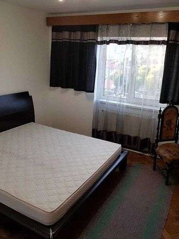 cv 251 Central! Victoriei, apartament 3 camere, decomandat + beci