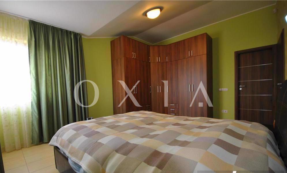CX262 Camere spatioase, teren generos, vatra satului.