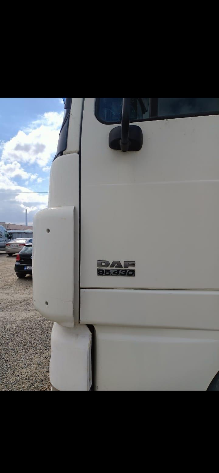 DAF XF95 cu remorca