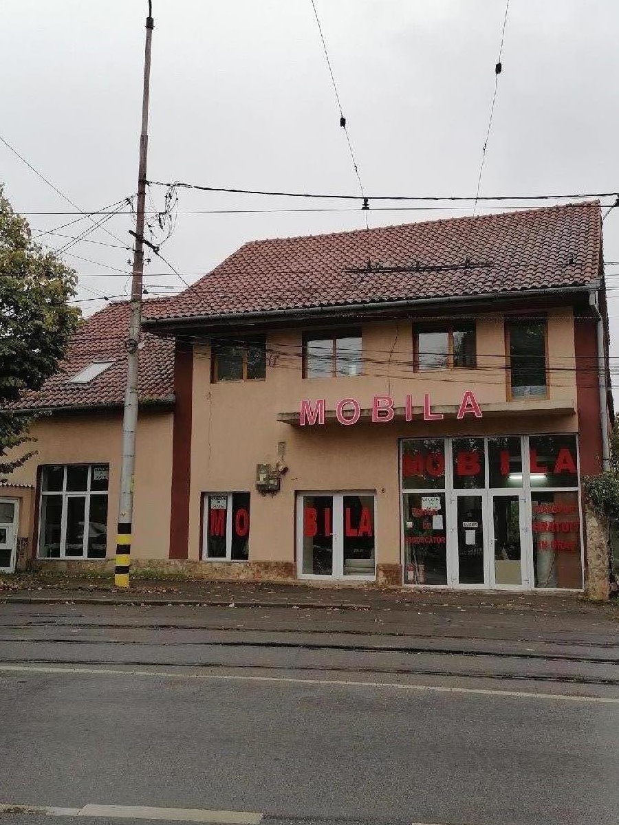 Dau în chirie spațiu comercial