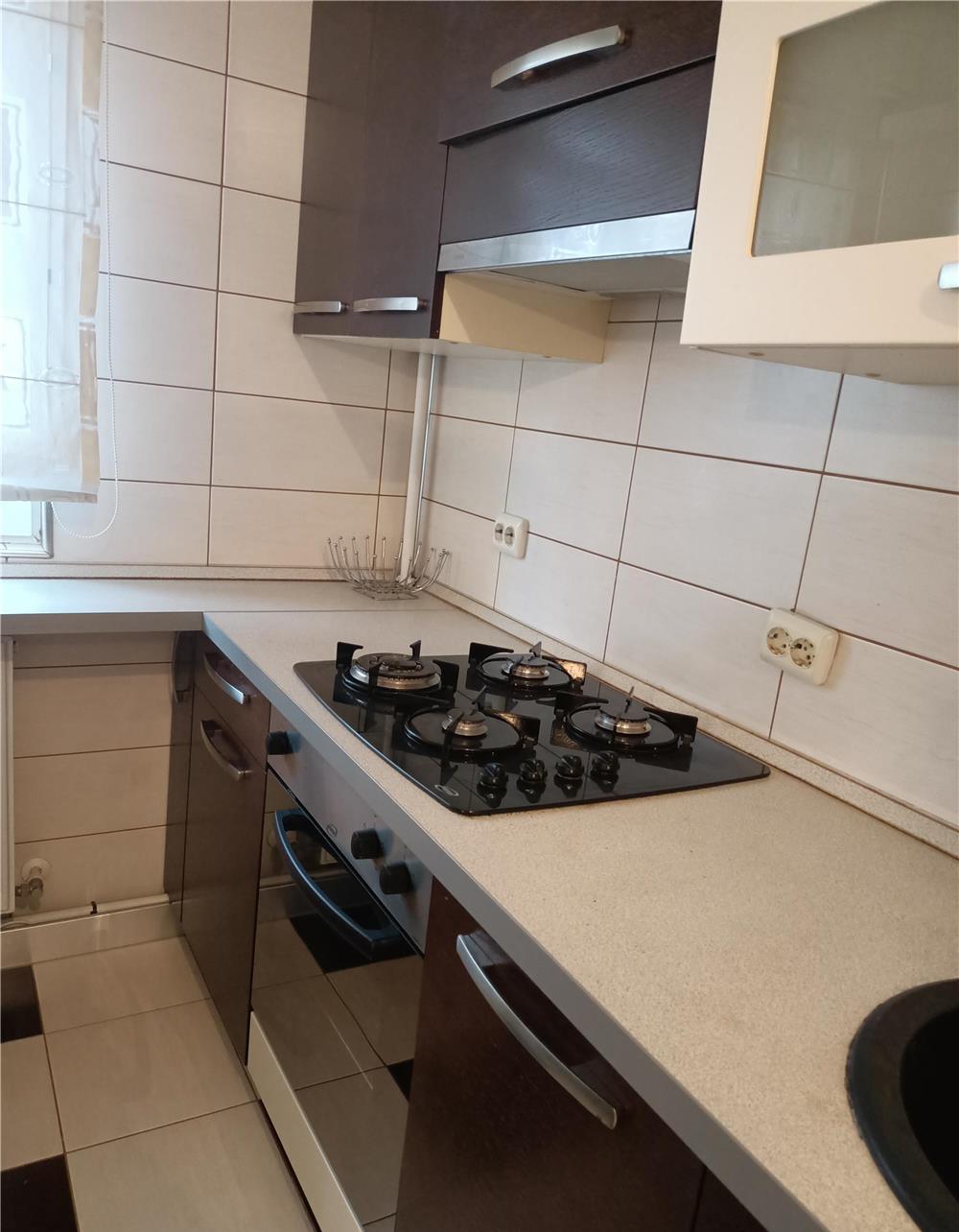 Dau spre închiriere garsoniera