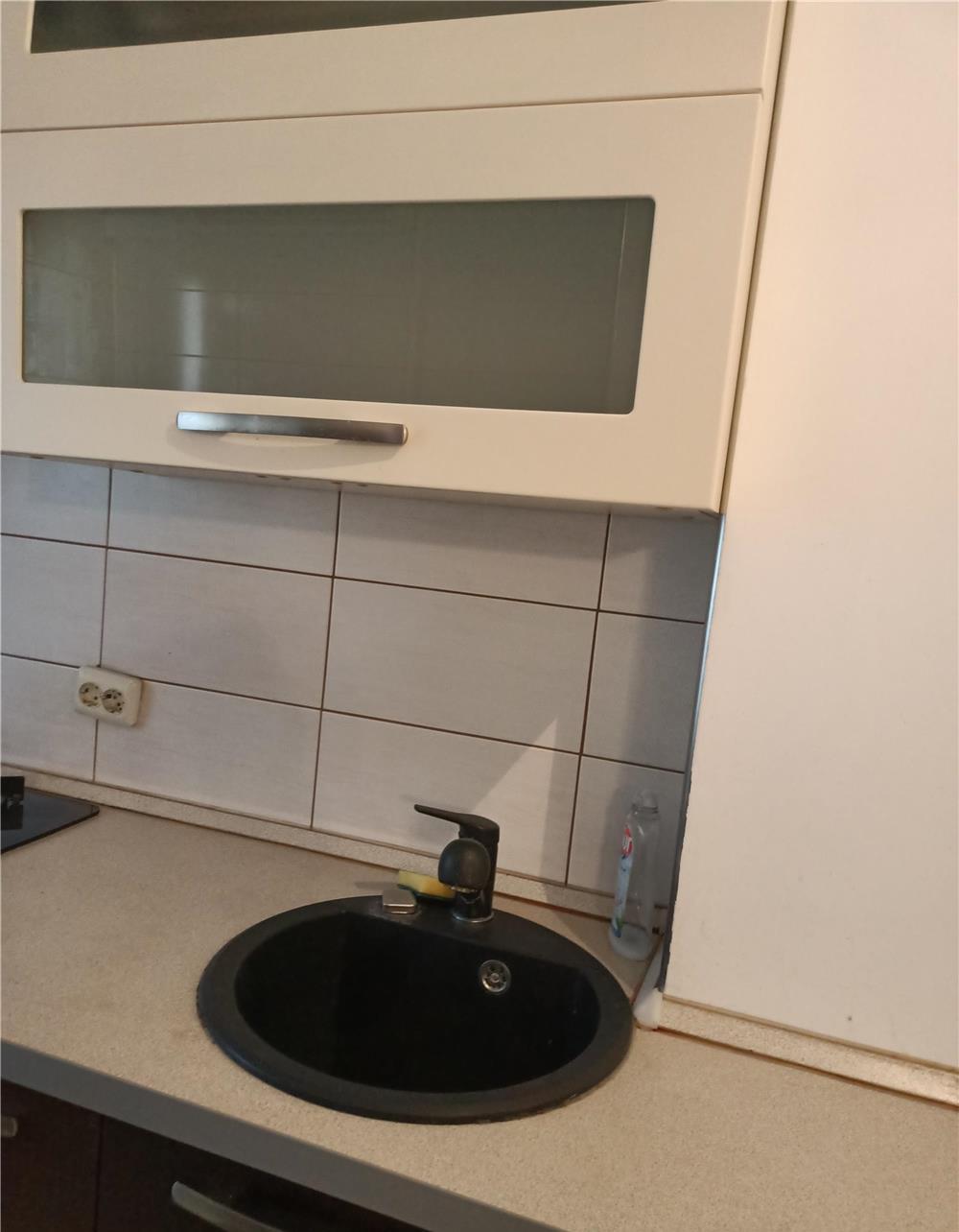 Dau spre închiriere garsoniera