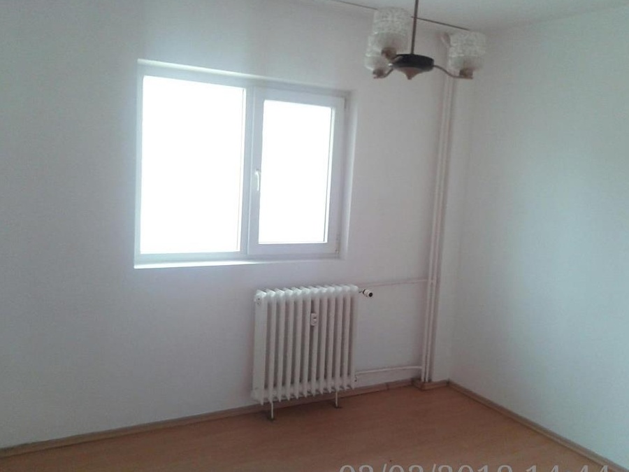 DE INCHIRIAT APARTAMENT 3 CAMERE