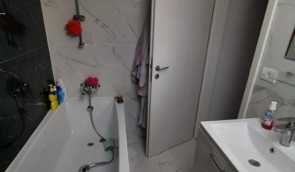 De inchiriat apartament la mansarda
