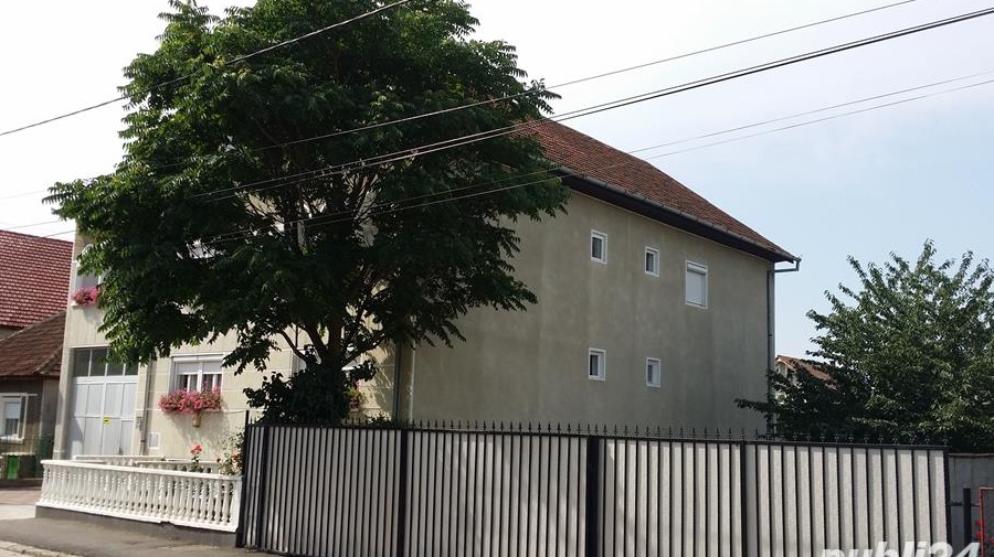 De inchiriat casa/vila/spatiu comercial (sau 9 camere), 540mp, zona Nufarul