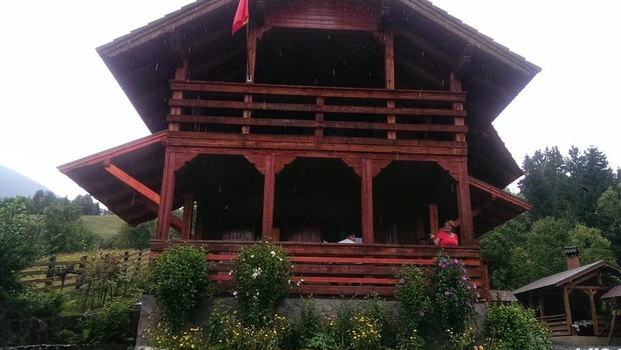 De inchiriat/ De vanzare