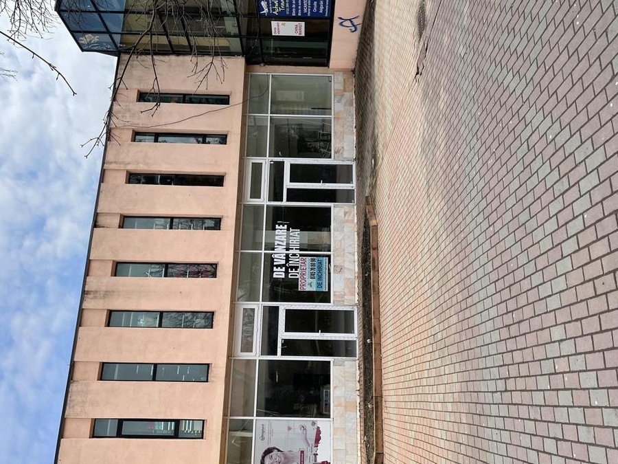 DE INCHIRIAT Spatiu comercial P. Neamt - 175 mp, P-ta M. Kogalniceanu