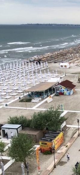 de vanzare apartament 2 camere cu vedere frontala Superba la mare, la alb, nefinisat, 230.000 Euro