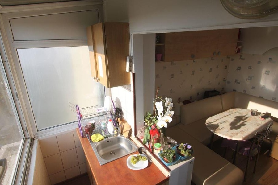 De vanzare apartament 2 camere, decomandat