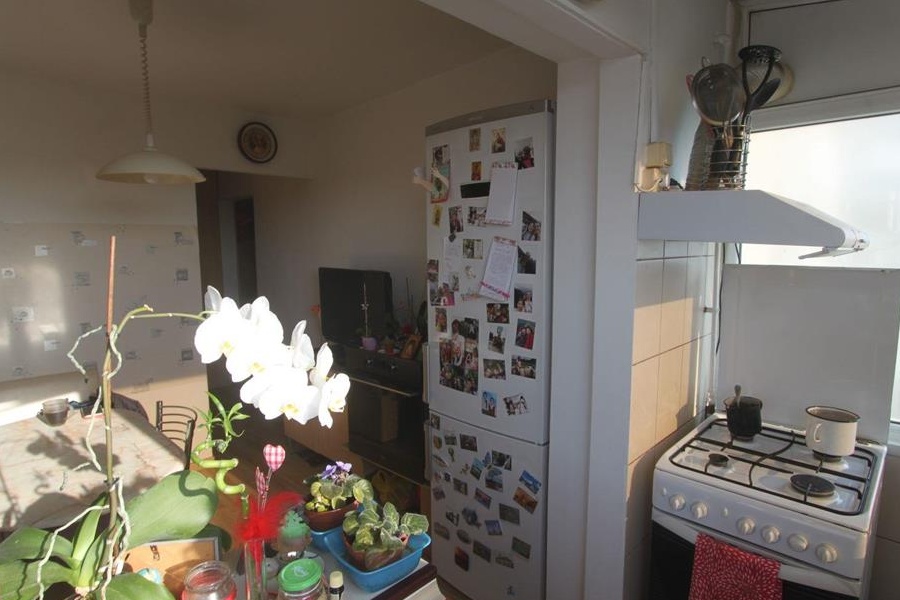 De vanzare apartament 2 camere, decomandat