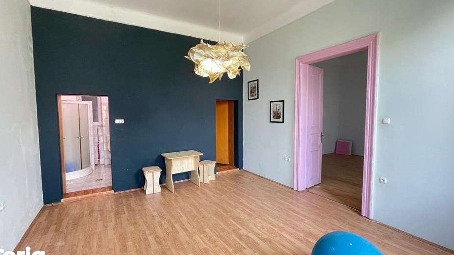 De vanzare apartament 2 camere Gojdu Sinaia